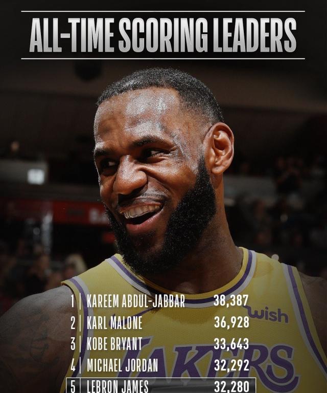 yy易游体育里程碑夜浙江队迎来里程碑，NBA季后赛窗口期刷纪录，气氛紧张，团队化学反应显著的简单介绍