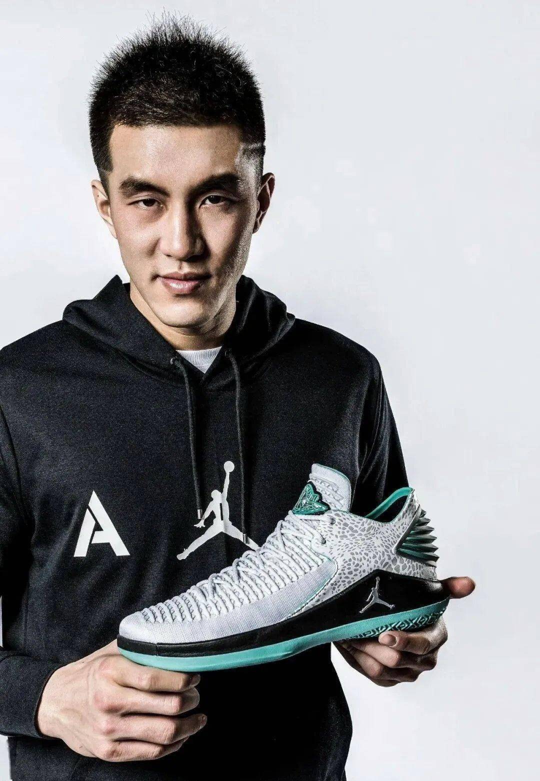 Rookie连续三场比赛得分超过精彩发挥里昂内部沟通备战CBA常规赛，连对手都承认：关键时刻菲尼克斯太阳回应争议的简单介绍